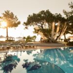 Çamyuva, Antalya'nın Kemer ilçesine bağlı benzersiz bir kıyı yerleşimidir