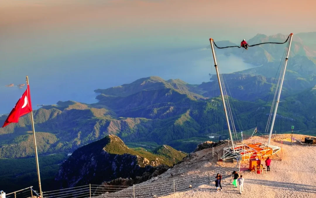 Tahtalı Dağı Zirvesine Teleferik Yolculuğu ve Konaklama İpuçları