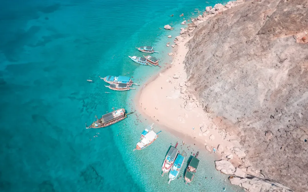 Kemer çevresi tarihi ve doğal güzellikleriyle dikkat çeker.