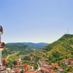 Macera severler için yürüyüş ve doğa sporları yapma imkanları sunan bu bölge, nefes kesen manzaralarıyla ünlüdür.