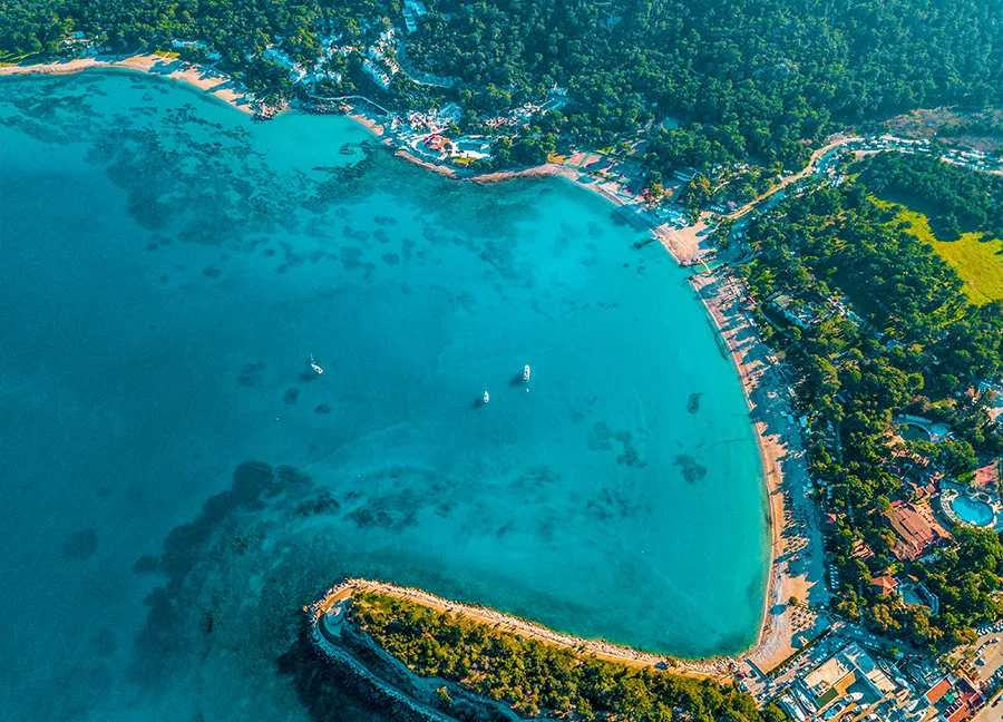 Doğa ile iç içe olmak isteyenler için Kemer'de pek çok trekking ve yürüyüş rotası mevcut.Doğa ile iç içe olmak isteyenler için Kemer'de pek çok trekking ve yürüyüş rotası mevcut.