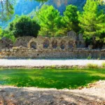 Olimpos ve Çıralı gibi antik kentler tarih severler için keşfedilmeyi bekliyor.