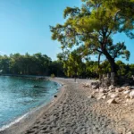 Kemer’de tatil yaparken bölgenin doğal ve tarihi zenginliklerini keşfetmeyi ihmal etmeyin.