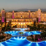 Stresten arınmak ve rahatlamak için birinci sınıf hizmetler sunulan spa merkezi ile kendinizi şımartın